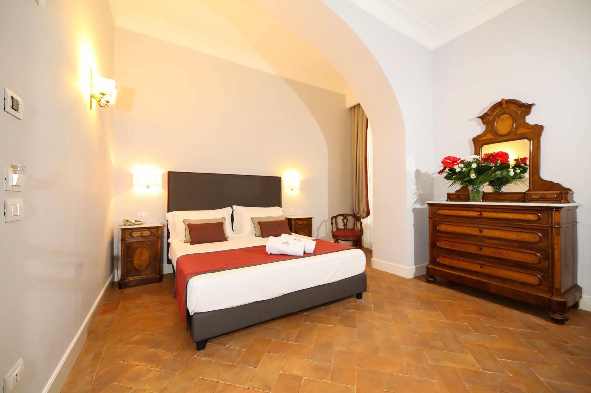 Palazzo Riario Sforza Hotel Naples Luaran gambar